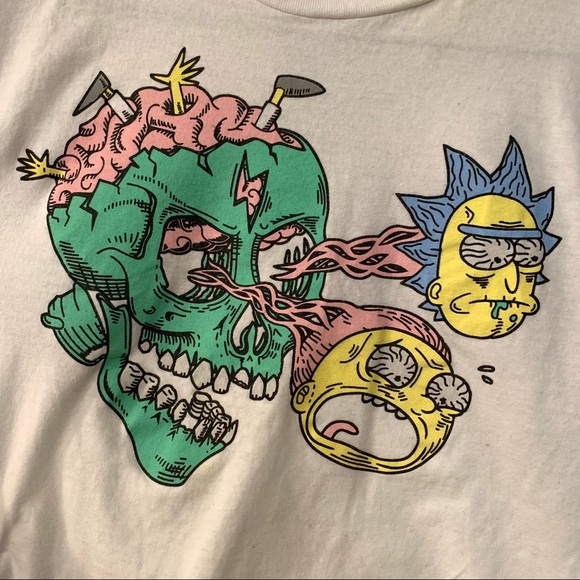 Vibrant Rick and Morty T-shirt + FREE PIN - Picture 3 of 4